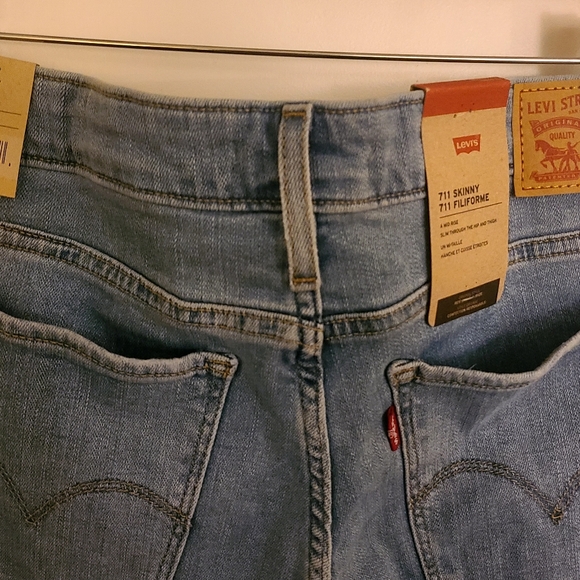 Levi's 711 skinny jeans light blue wash - Picture 5 of 6